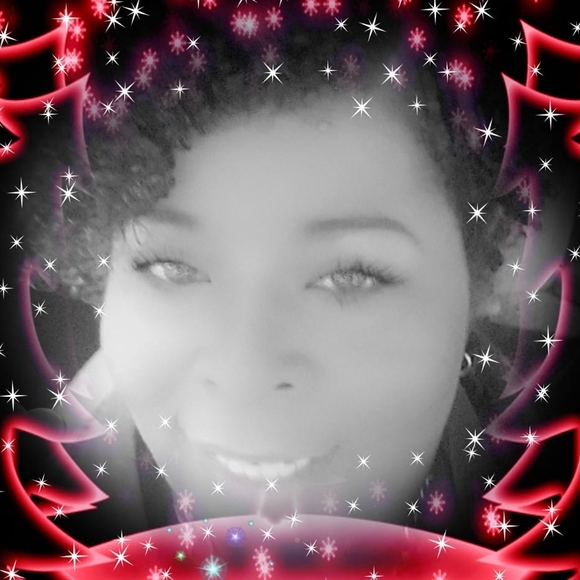 Meet your Posher, Carla - Picture 1 of 1